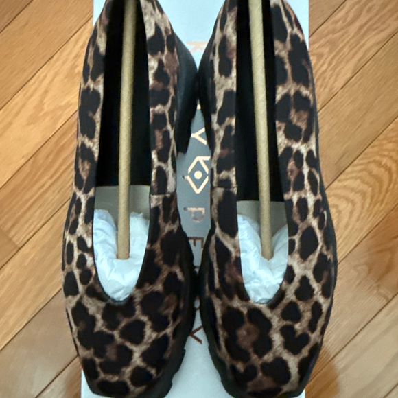 Women's Katy Perry Leopard Print Slip-On Flats 5 Brown Black - Picture 4 of 5